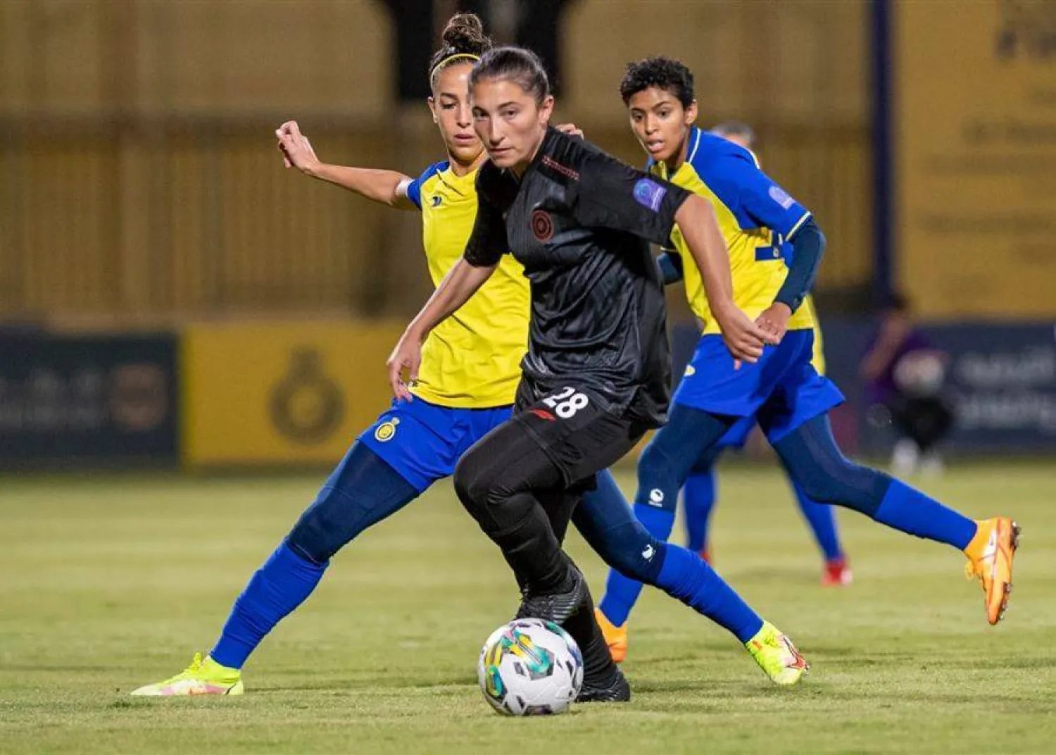 تشايليان خاضت تجربة في الدوري الممتاز بقميص نادي الشباب (الشرق الأوسط)