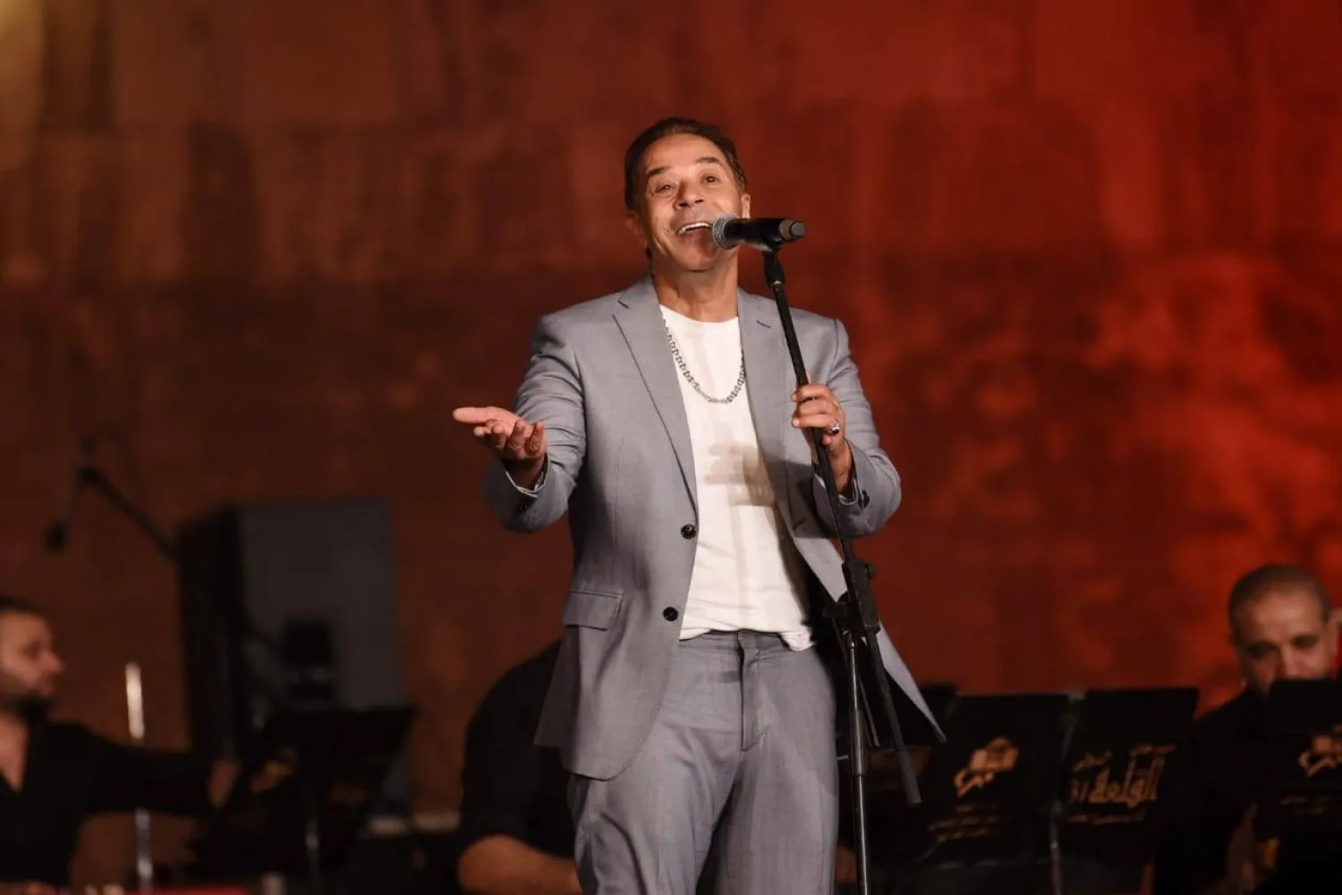 الفنان مدحت صالح