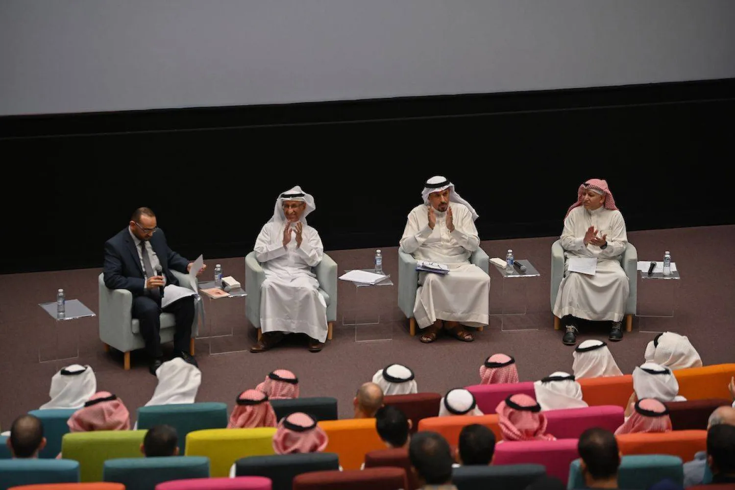 الشعراء الدكتور عبد الله بوشميس (الأردن)، والشاعران السعوديان جاسم الصحيح ومحمد الماجد. في الأمسية الشعرية بمركز الملك عبد العزيز الثقافي العالمي «اثراء» بالظهران.