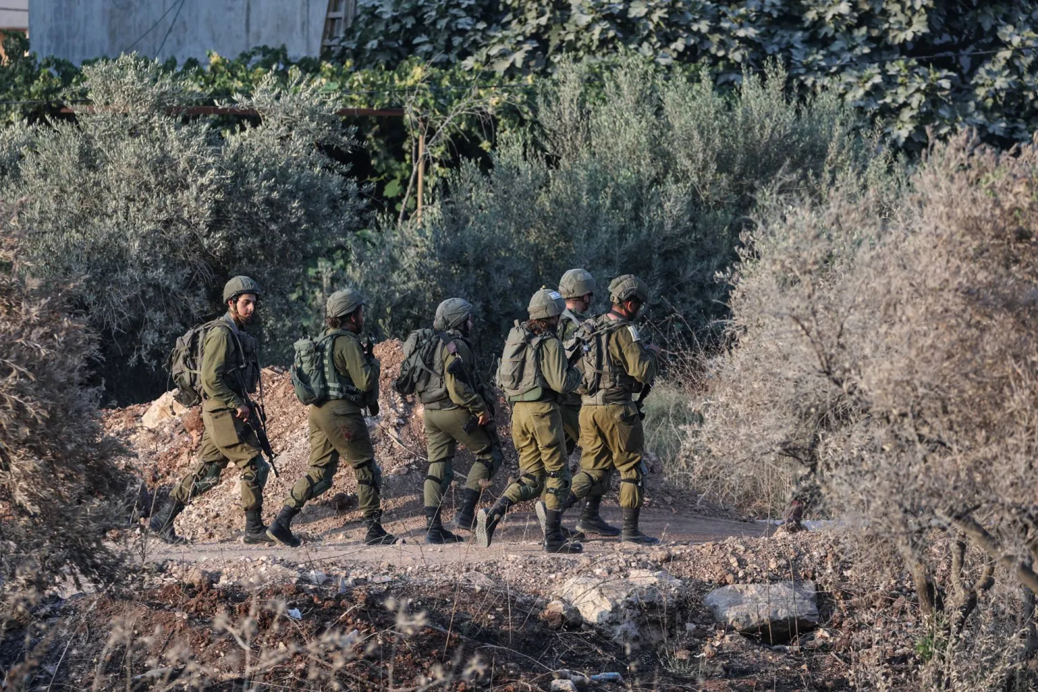 الجيش الإسرائيلي يقوم بتمشيط حوارة بالضفة الغربية في أعقاب هجوم إطلاق نار 19 أغسطس  (د.ب.أ)