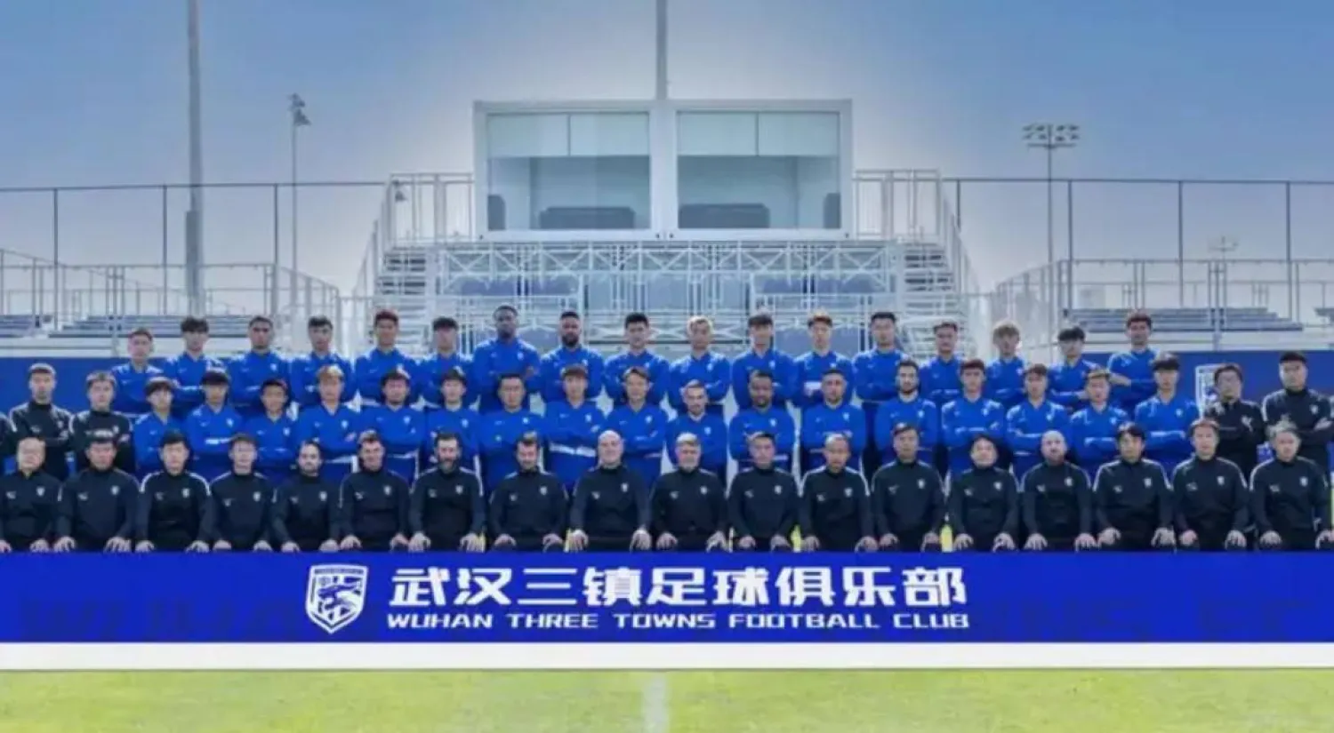 المستثمرون تخلو عن ملكية بطل الدوري الصيني (ووهان)