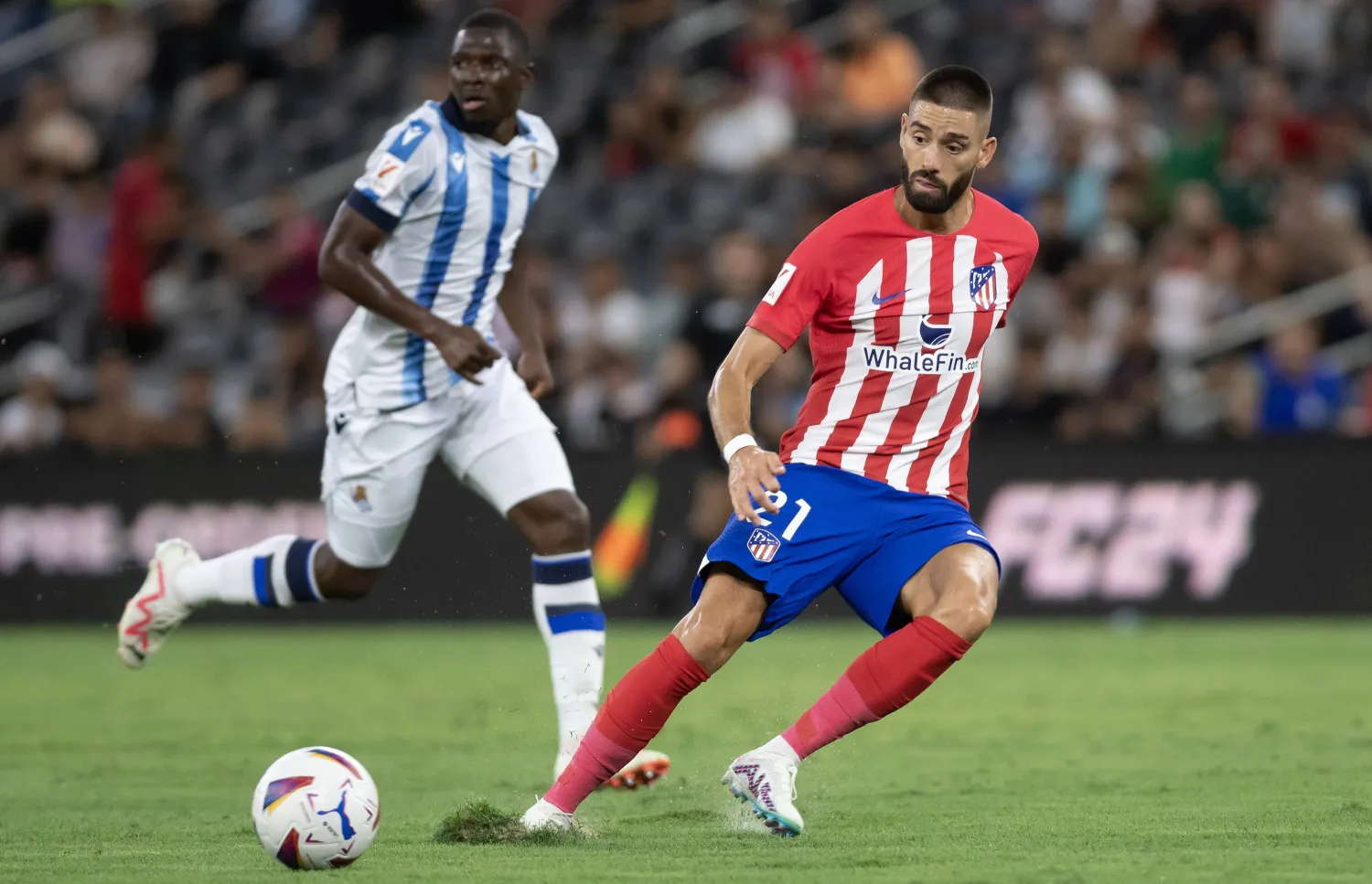 يسعى الشباب لحسم صفقة كاراسكو (إ.ب.أ)