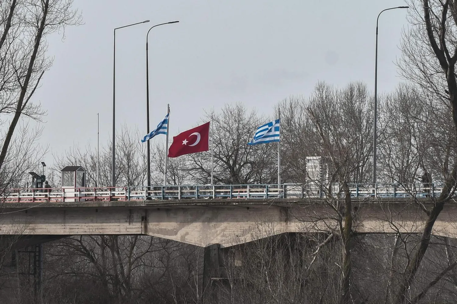 Analizde, dışişleri bakanlarının görüşmesinin iki ülkenin ilişkilerinin geleceği için çok önemli olduğu belirtildi (AFP)
