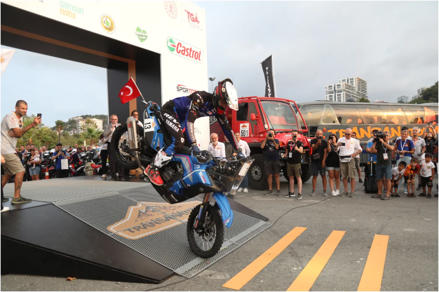 Organizasyona 13 ülkeden 122 yarışmacının katıldığı bildirildi (AA)