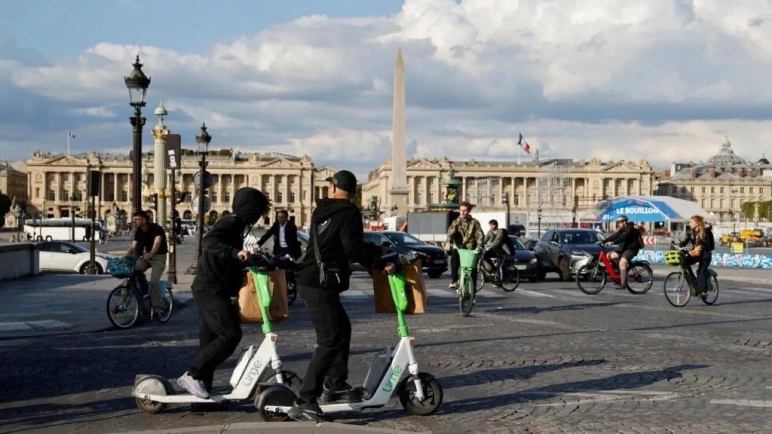 Paris feels the floating scooters are too much of a nuisance. Ludovic MARIN / AFP
