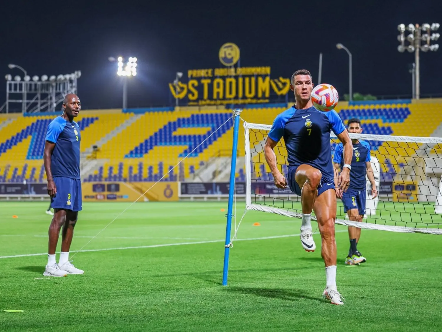 رونالدو خلال تدريبات النصر الأخيرة (نادي النصر)