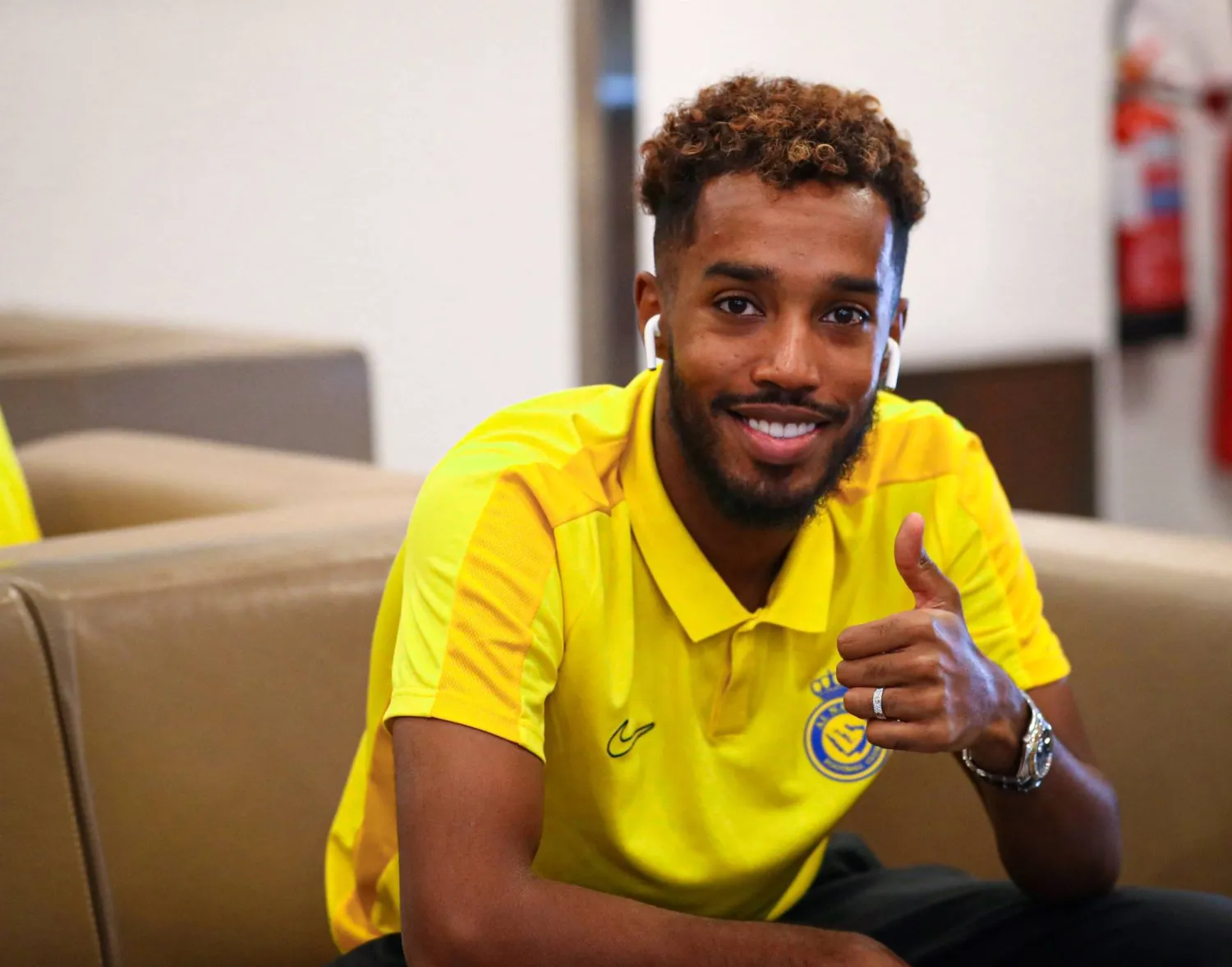 الشباب احتج على مشاركة لاعب النصر مختار علي بدعوى عدم قانونيتها (الشرق الأوسط)