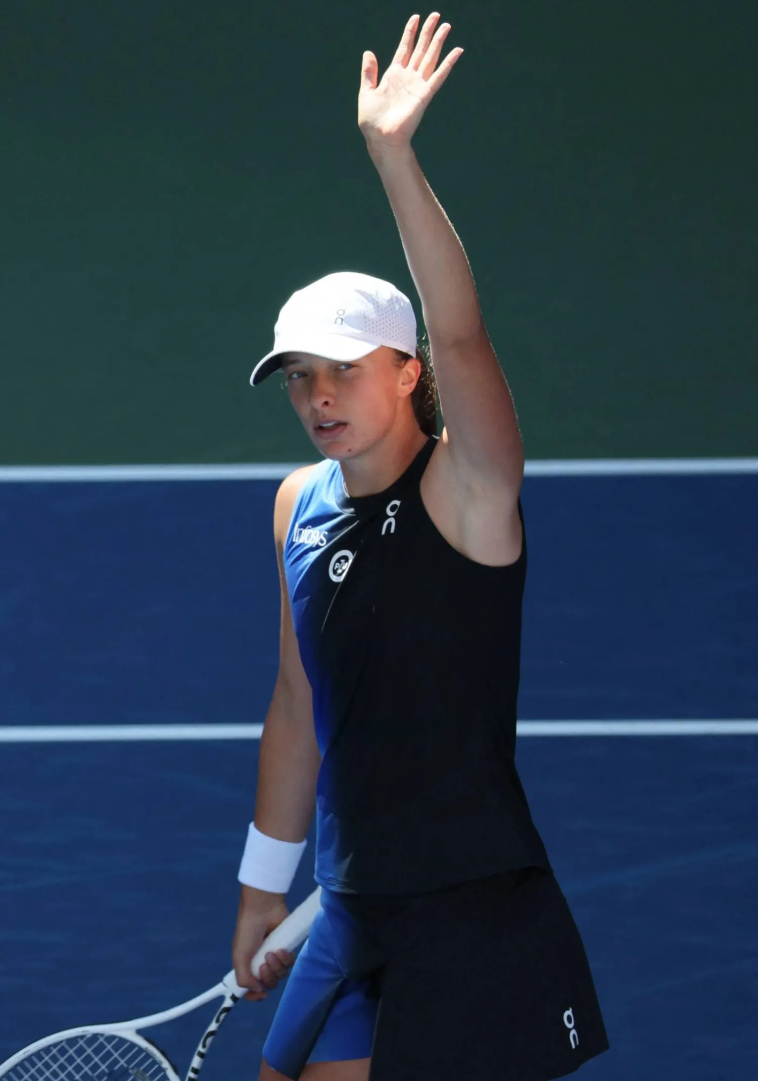 شفيونتيك (رويترز)