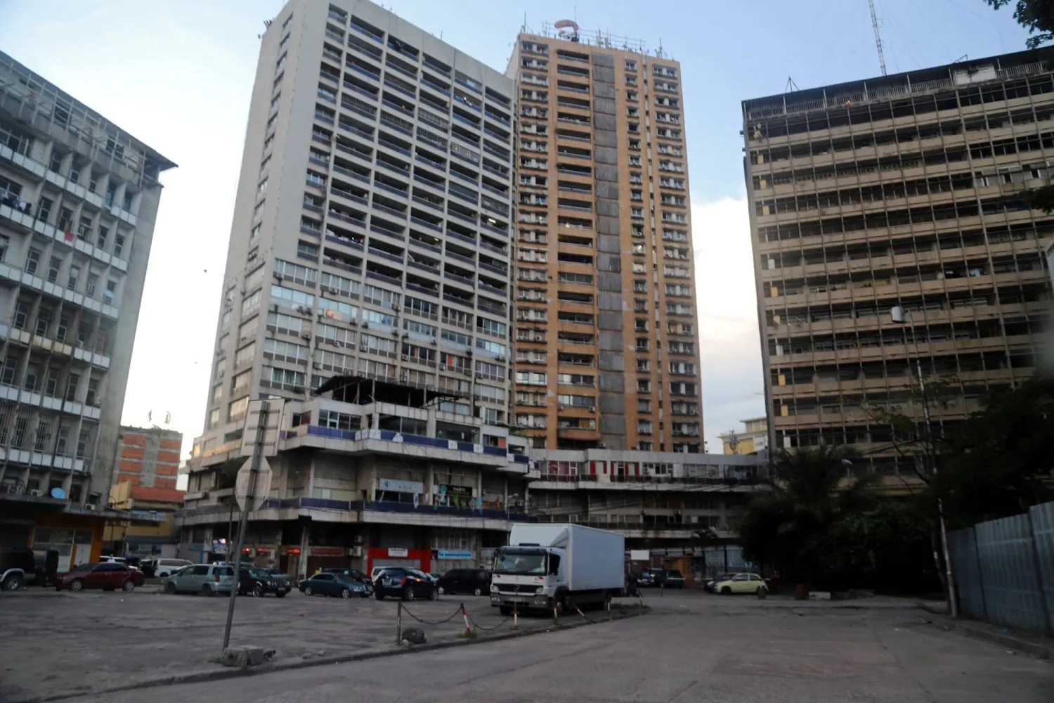 صورة عامة لوسط العاصمة الكونغولية كينشاسا (أرشيفية - رويترز)