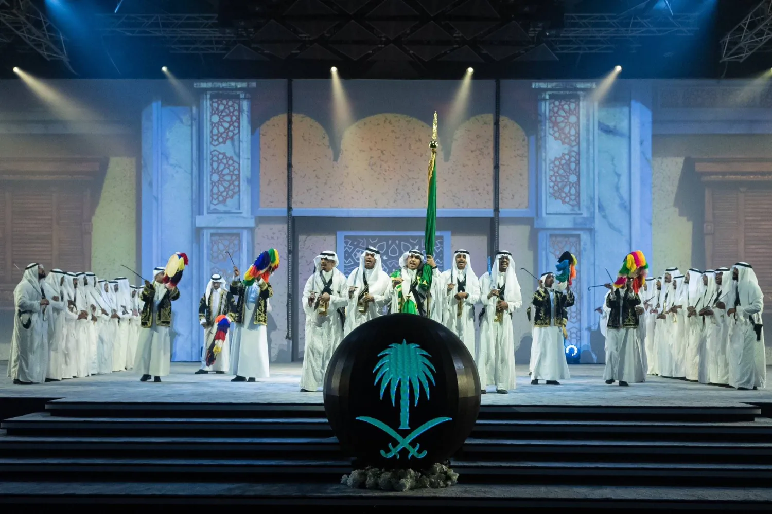 العرضة السعودية كانت حاضرة في الحفل (اتحاد الأثقال)