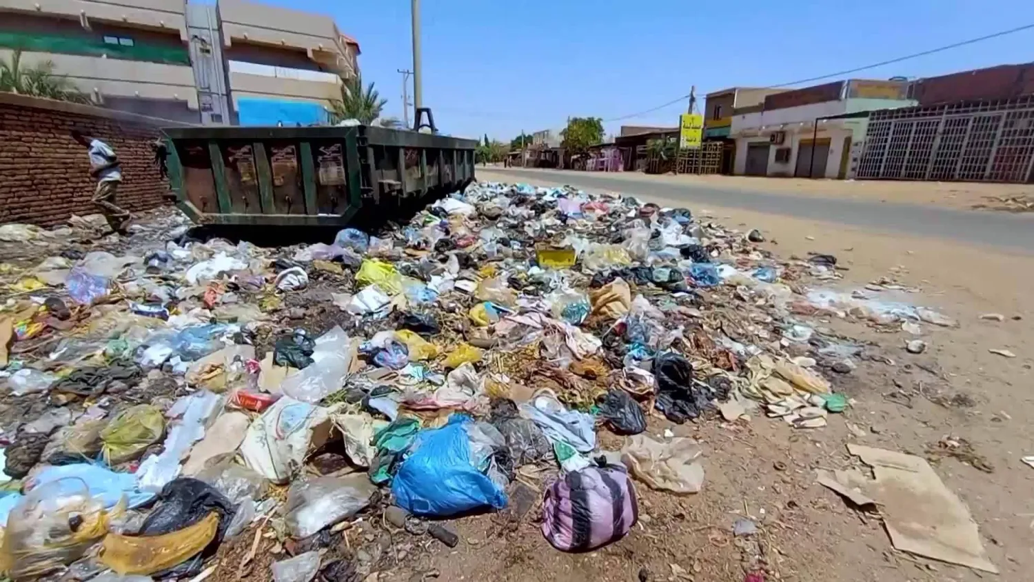 النفايات تنتشر في احياء الخرطوم (أرشيفية)