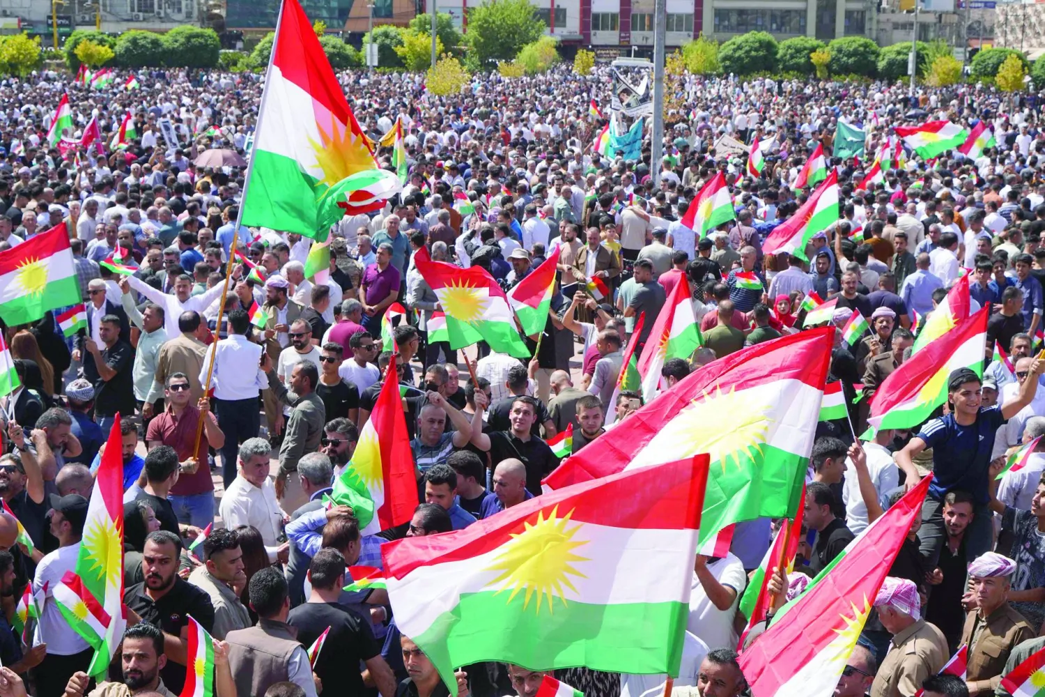 مظاهرة حاشدة في دهوك ضد الحكومة الفيدرالية العراقية أمس (أ.ف.ب)