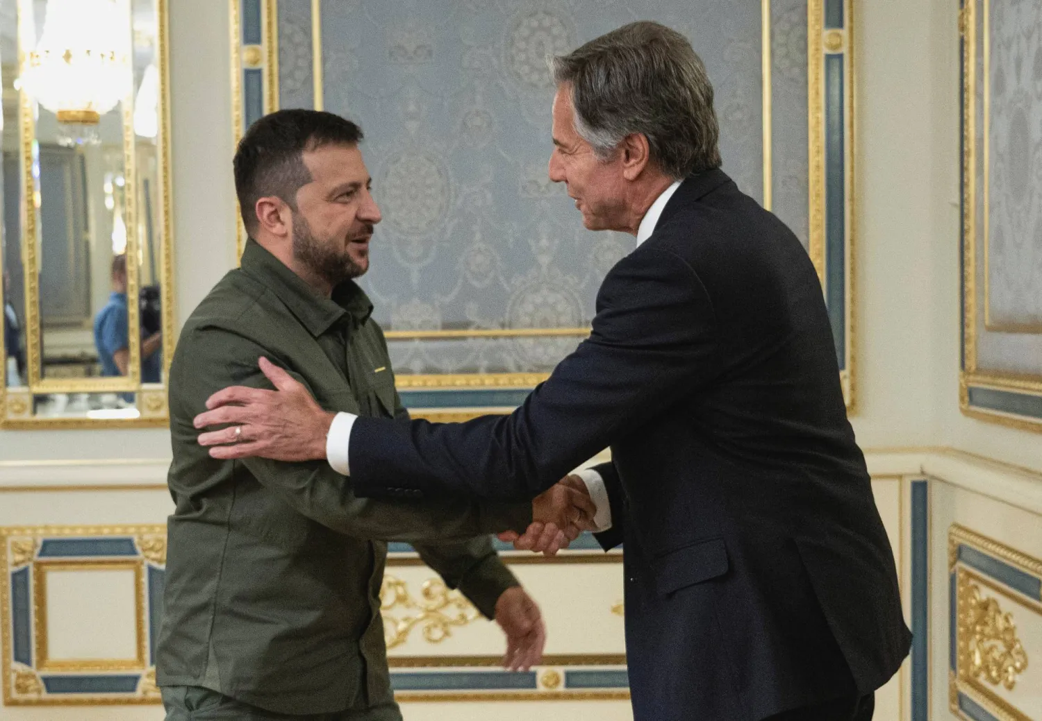 بلينكن مع زيلينسكي (رويترز)