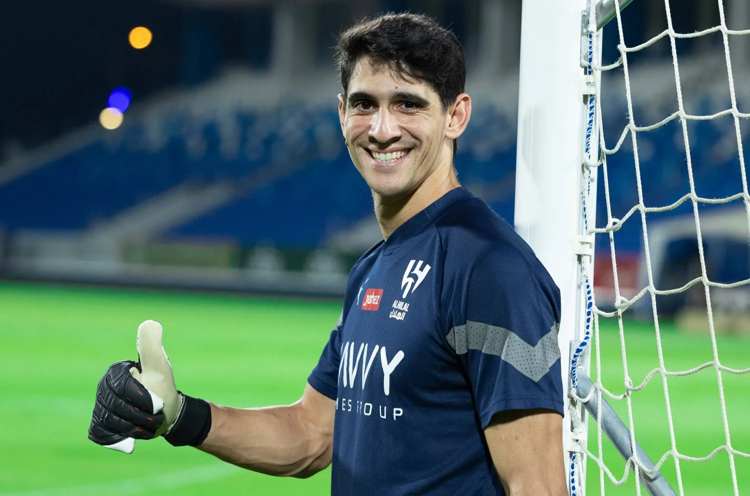  المغربي بونو ضمن عشرة مرشحين للجائزة (نادي الهلال)