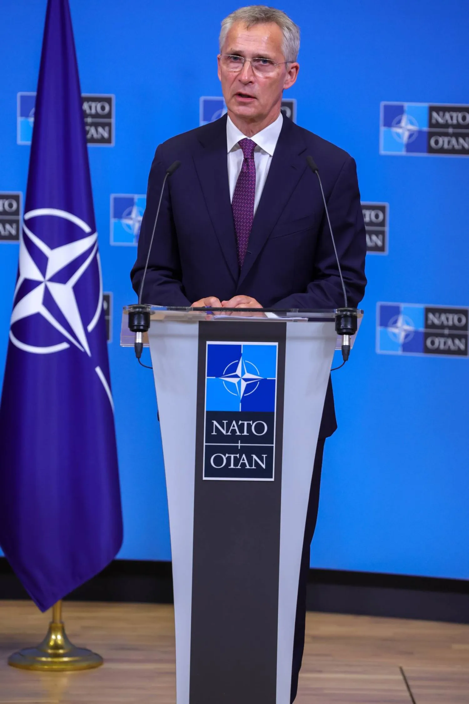 ستولتنبرغ أمام نواب البرلمان الأوروبي: «الأوكرانيون يكسبون أراضي تدريجياً... لقد تمكنوا من اختراق الخطوط الدفاعية للقوات الروسية وهم يتقدمون للأمام» (إ.ب.أ)