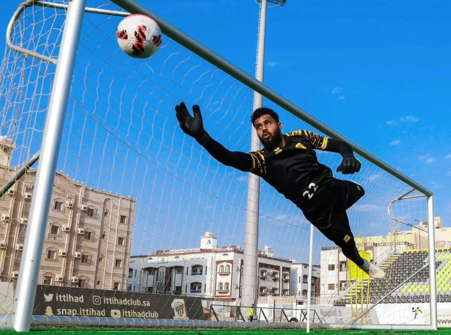 الحارس صالح الوحيمد وقّع لـ«التعاون» بنظام الإعارة (نادي الاتحاد)