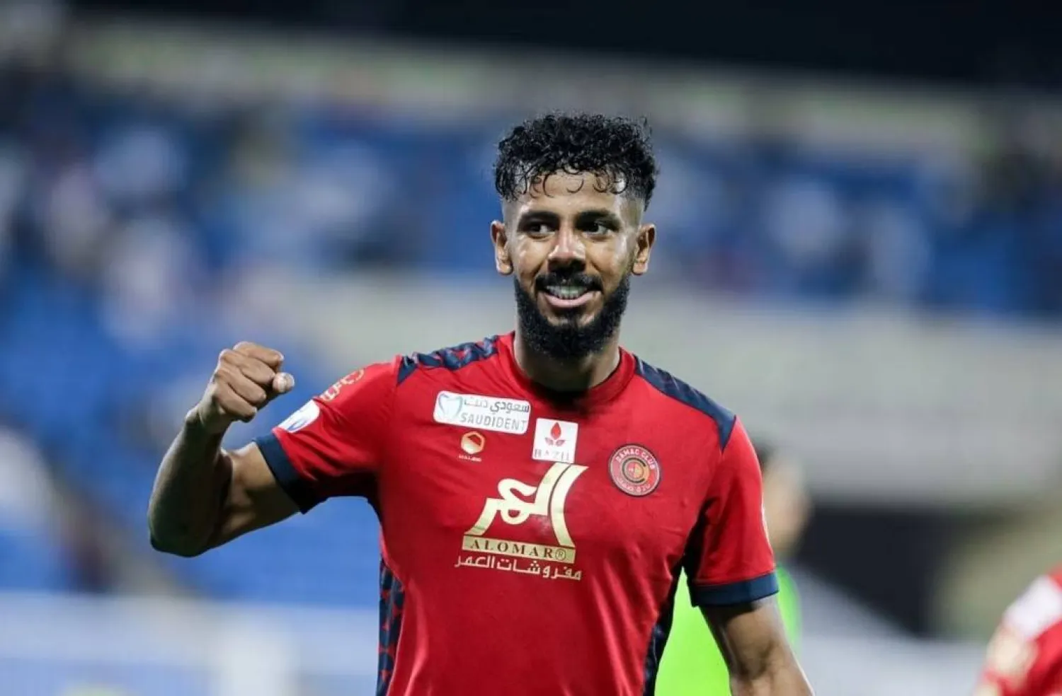 عبد الله العمار قدم مستويات فنية مميزة مع ضمك قبل انتقاله إلى الأهلي (الشرق الأوسط)