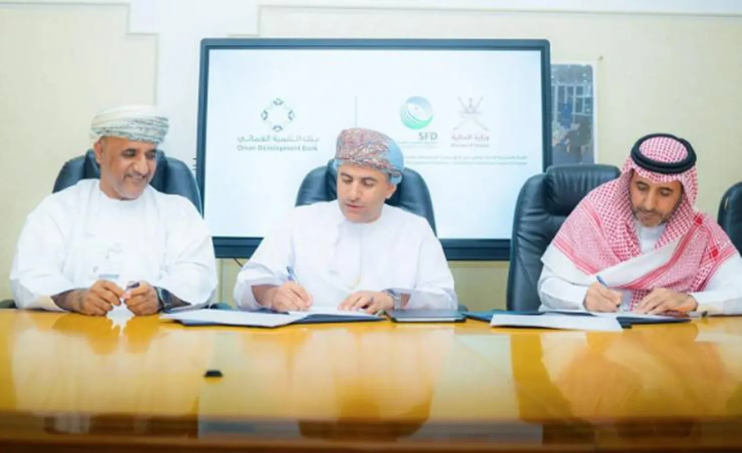 الصندوق السعودي للتنمية يوقّع اتفاقية مع بنك التنمية العماني