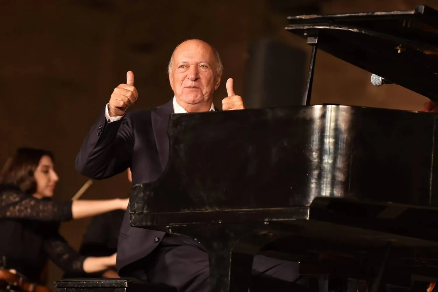 عمر خيرت نال إعجاب الجمهور الكبير الذي حضر حفله (الأوبرا المصرية)