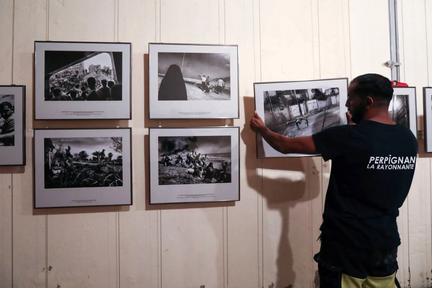 صور في مهرجان «فيزا بور ليماج» توثّق هول ما يواجهه العالم (أ.ف.ب)