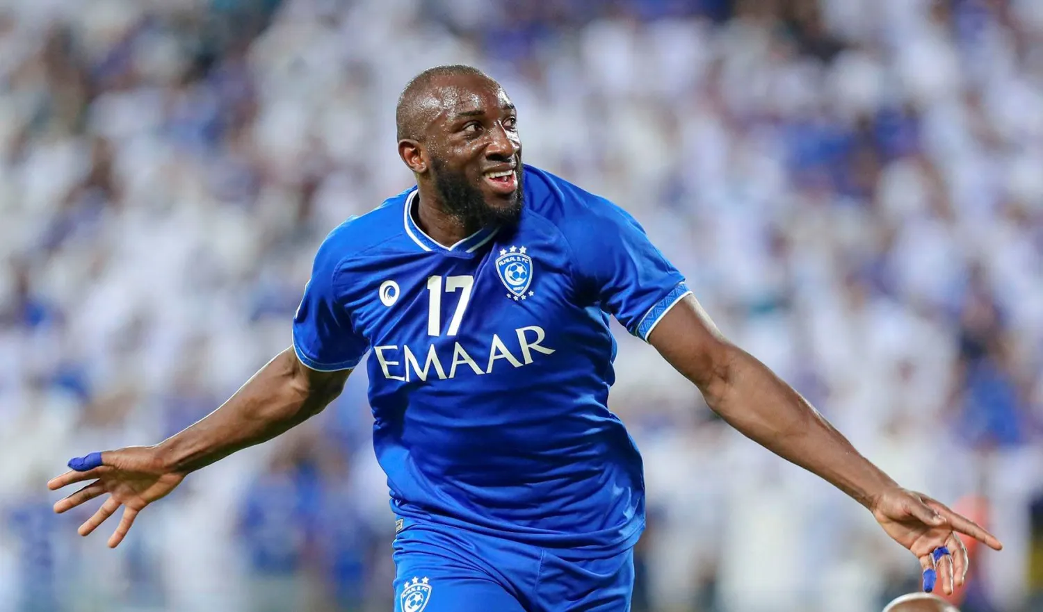 المالي ماريغا يحتفل بأحد أهدافه بقميص «الهلال» (تصوير: علي الظاهري)