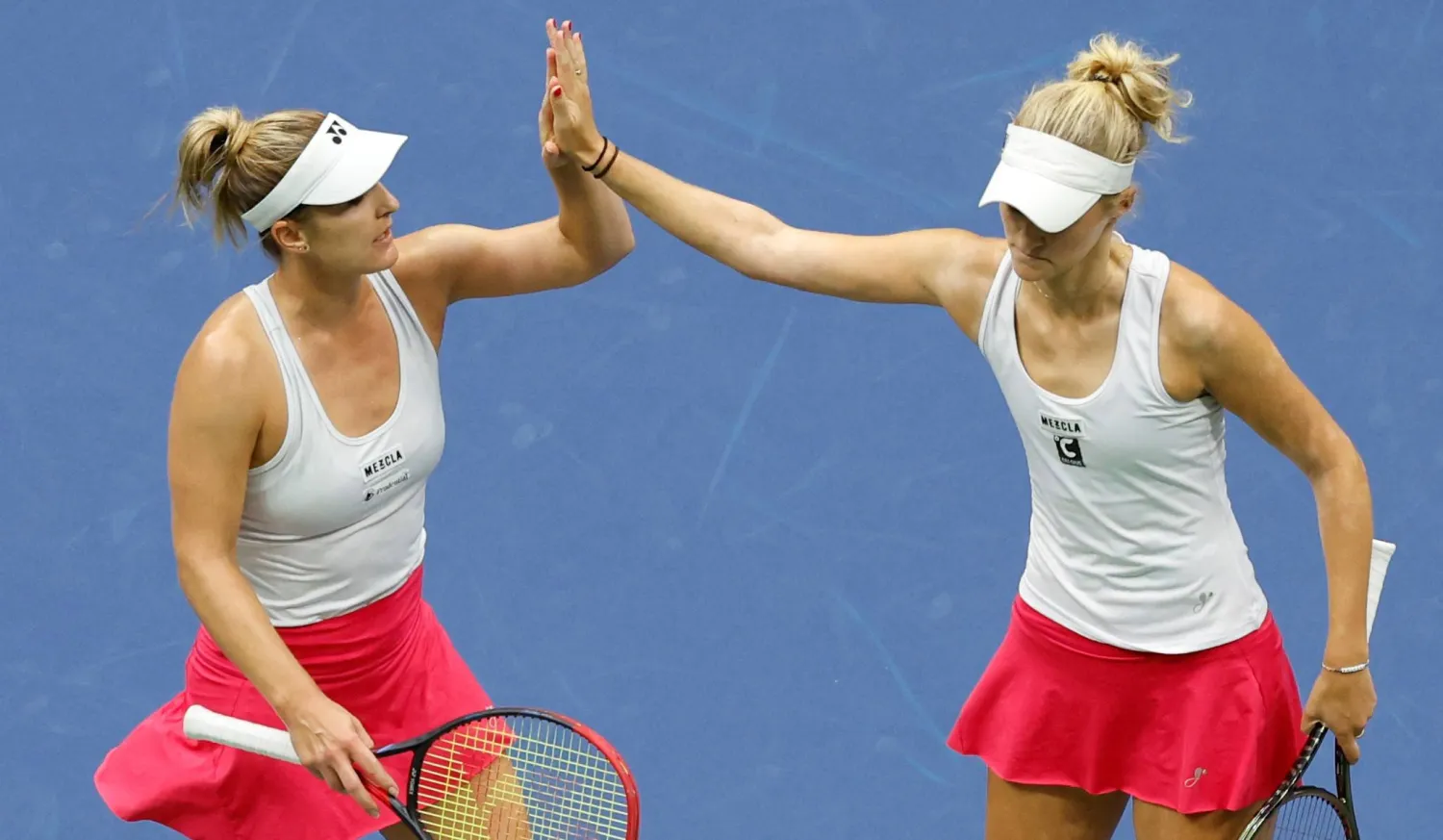 نجحت دابروسكي وروتليف في تحقيق لقب بطولة أميركا للتنس رغم خوضهما 4 بطولات معاً (رويترز)