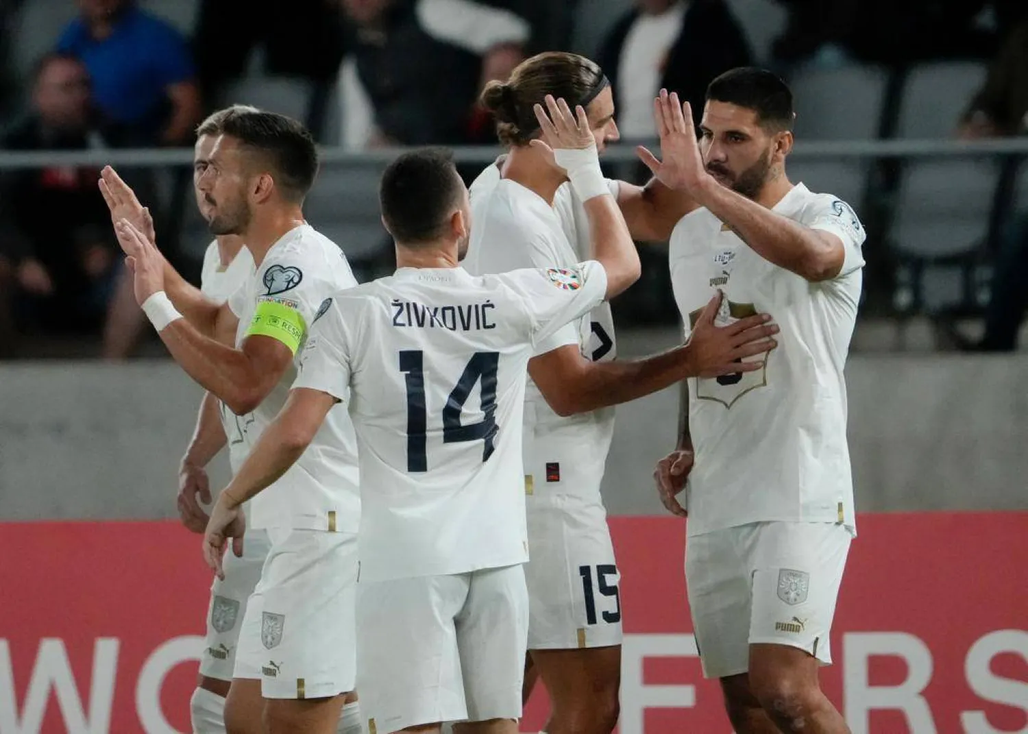 أليكساندر ميتروفيتش قاج منتخب بلاده للمركز الثاني (رويترز)