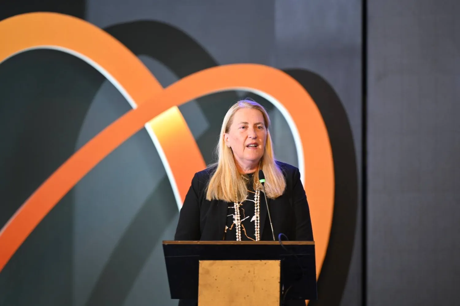 وزيرة الدولة للشؤون الاقتصادية في سويسرا هيلين بودليغر