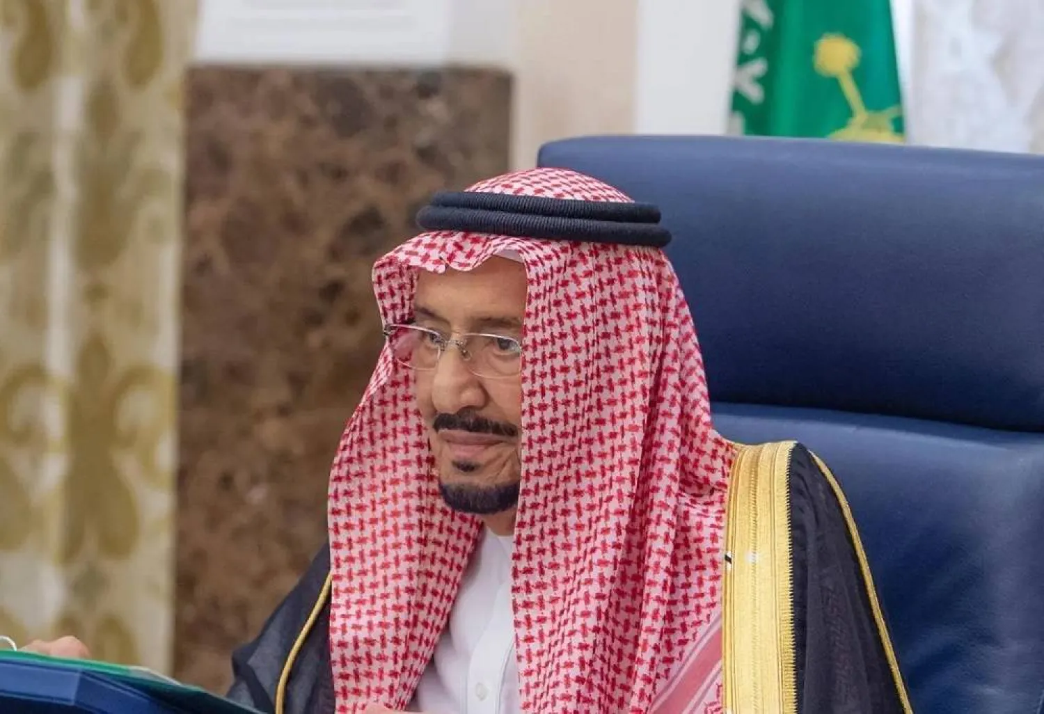 Custodian of the Two Holy Mosques King Salman bin Abdulaziz chairs the cabinet meeting in NEOM. (SPA)