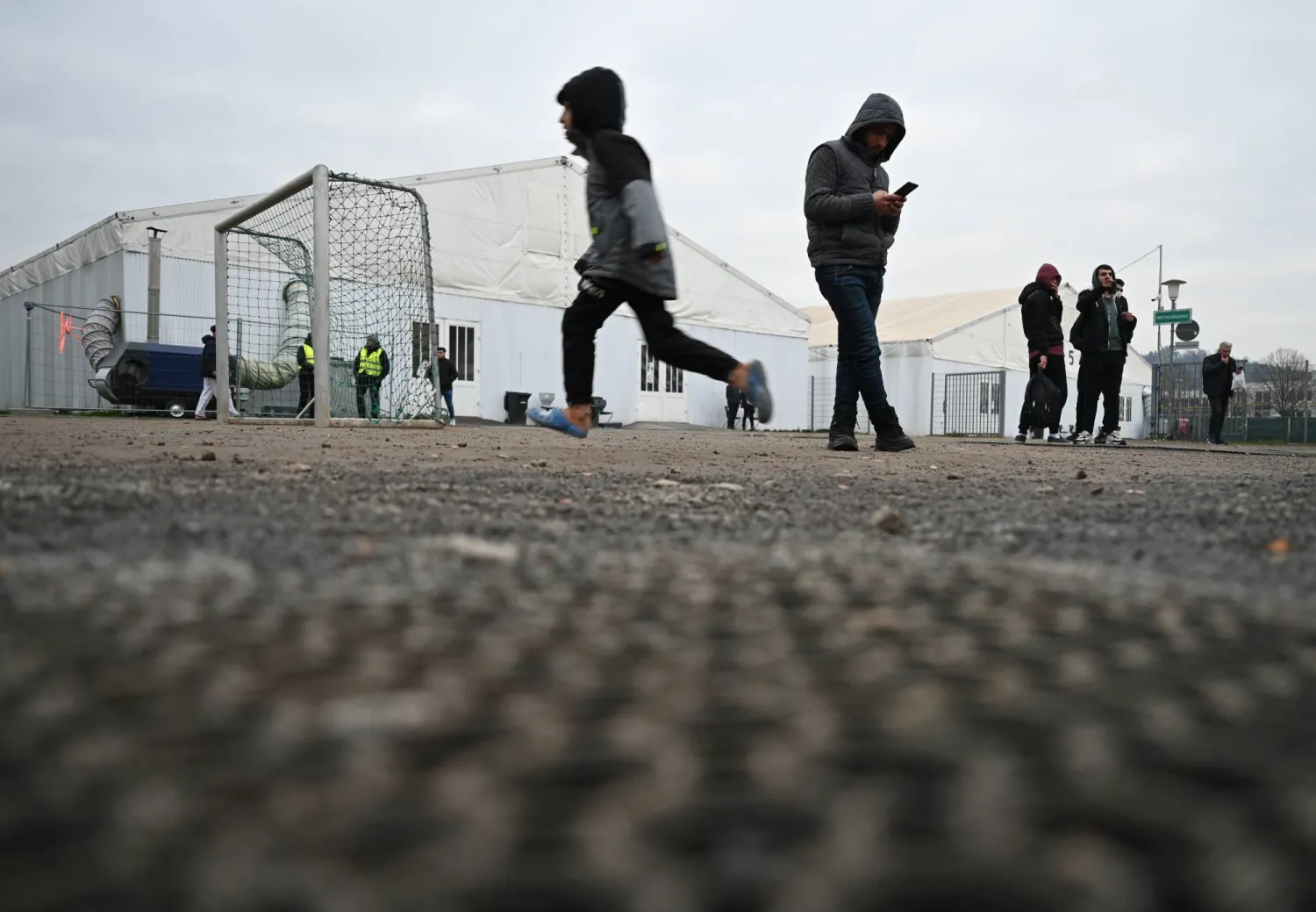 ألمانيا تعلق «حتى إشعار آخر» الاستقبال الطوعي لطالبي اللجوء القادمين من إيطاليا (د.ب.أ)
