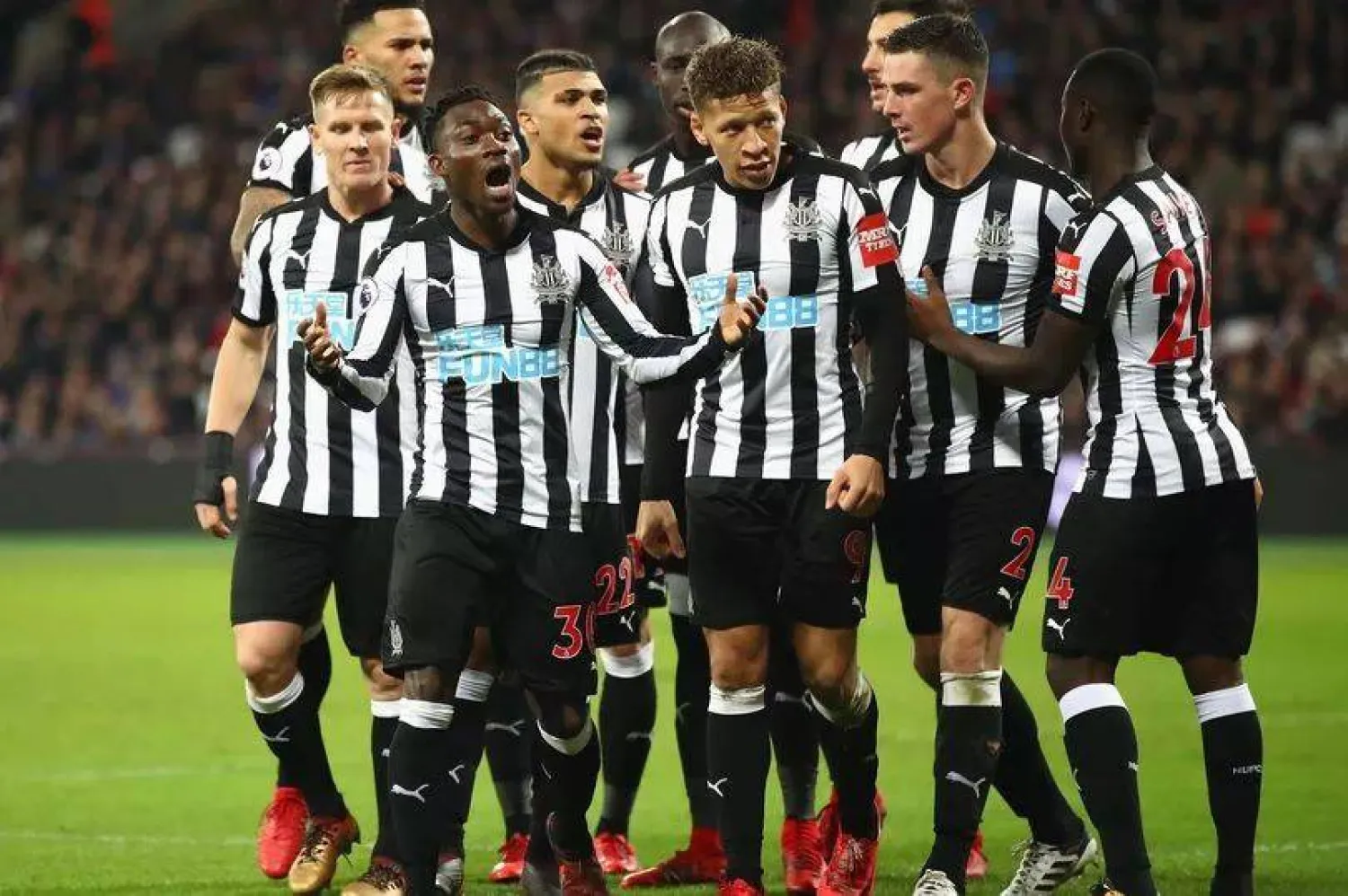 نيوكاسل يونايتد احتل المرتبة 14 بعد الهزائم المتتالية (غيتي)