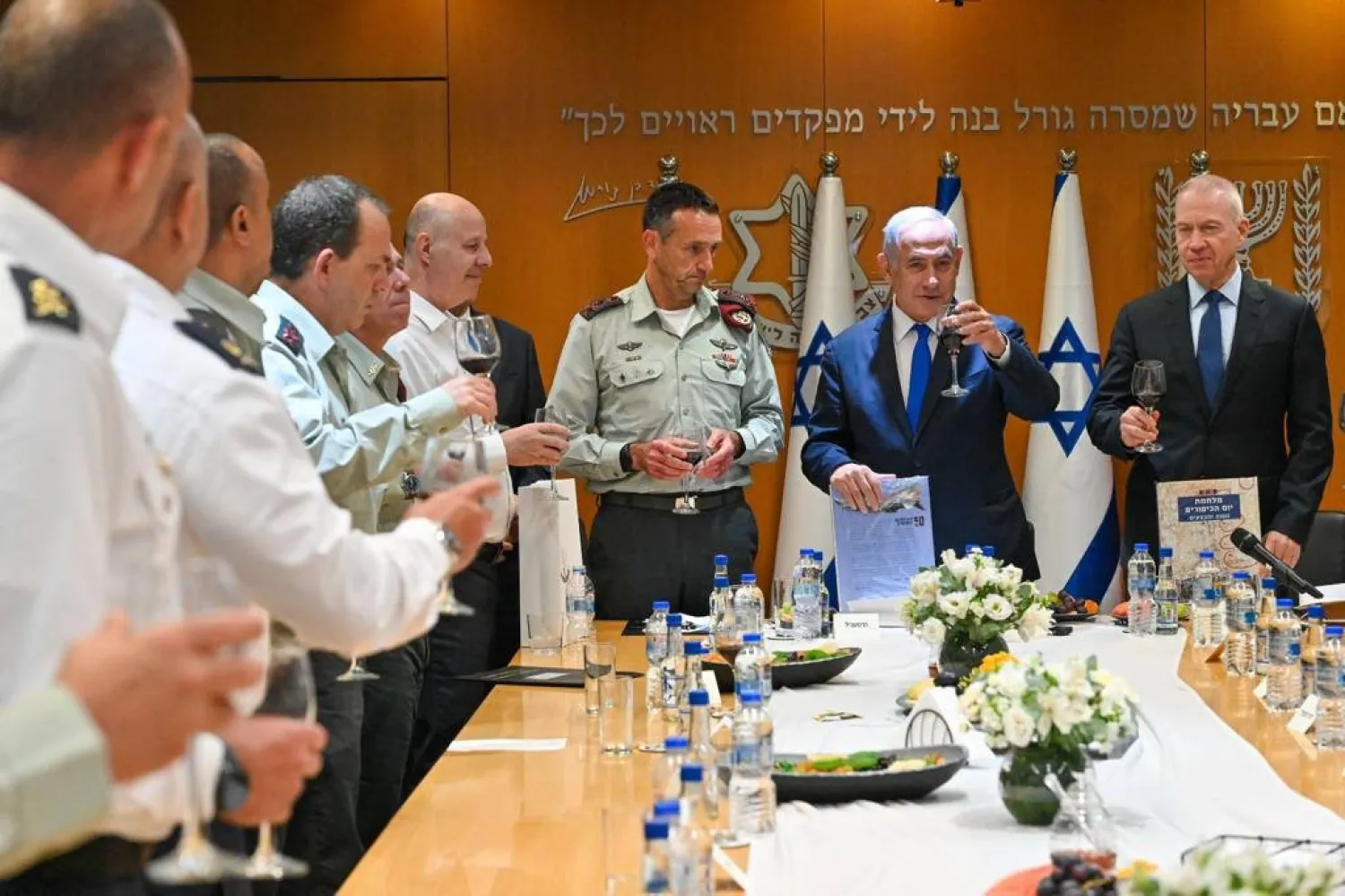 غالانت ونتنياهو وهليفي وهنغبي يرفعون نخب رأس السنة العبرية (مكتب الصحافة الحكومي)