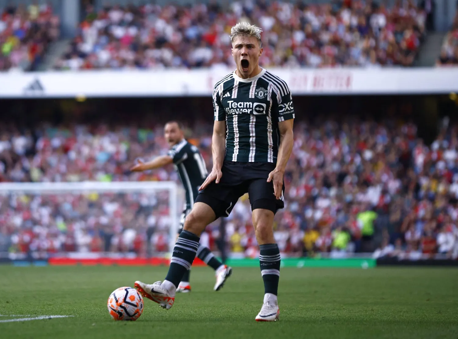 هويلوند وصل إلى «يونايتد» على أمل السير على خطى الأسطورة رونالدو (رويترز)