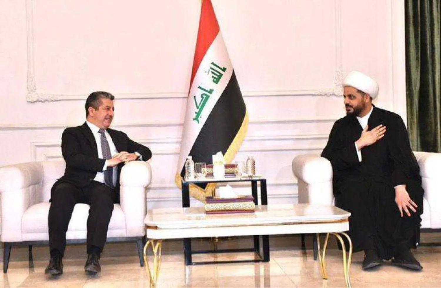 مسرور بارزاني مع زعيم «عصائب أهل الحق» في بغداد (إعلام رئاسة حكومة إقليم كردستان)