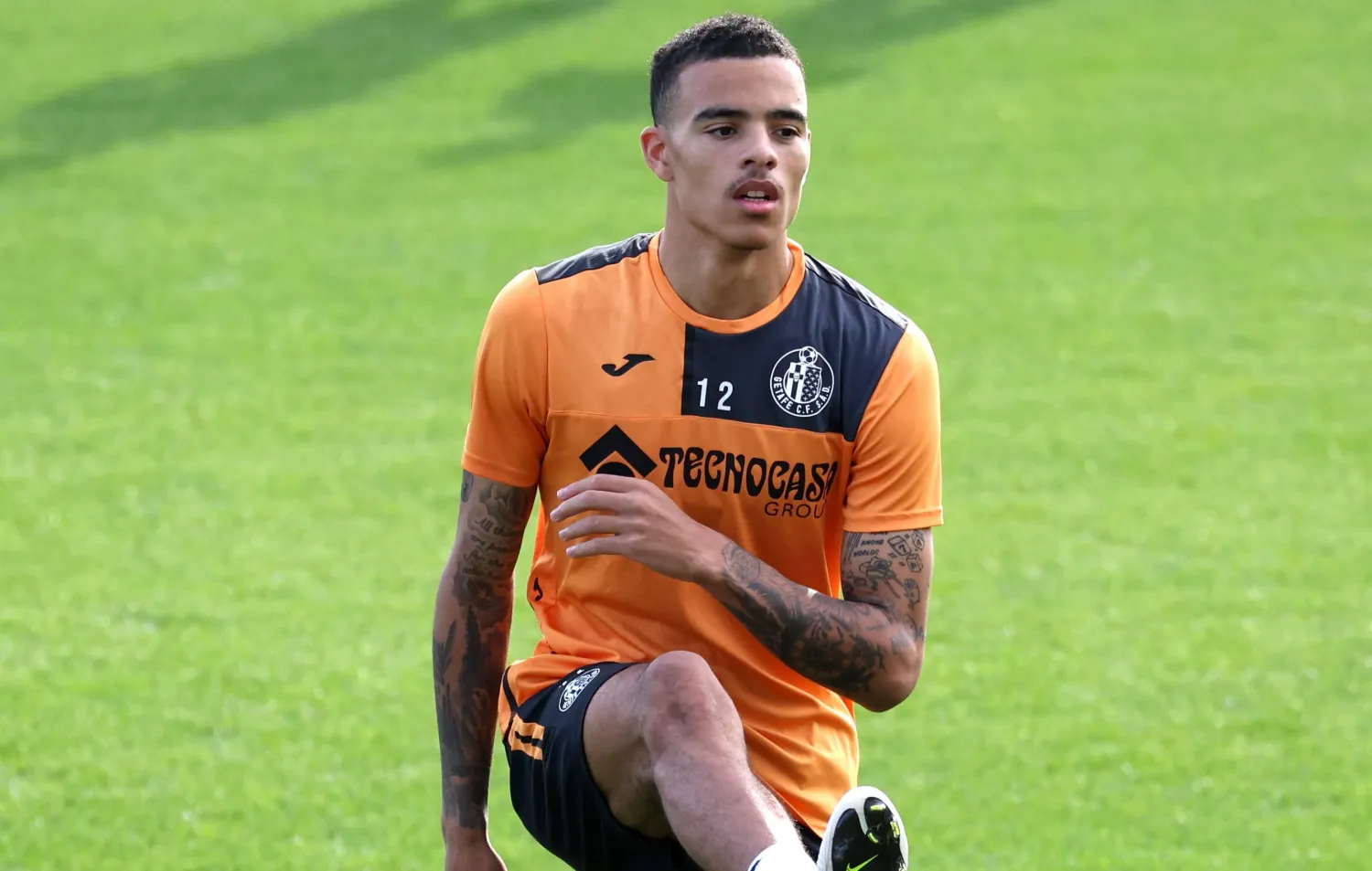 ماسون غرينوود خلال مشاركته في تدريبات فريق خيتافي (د.ب.أ)