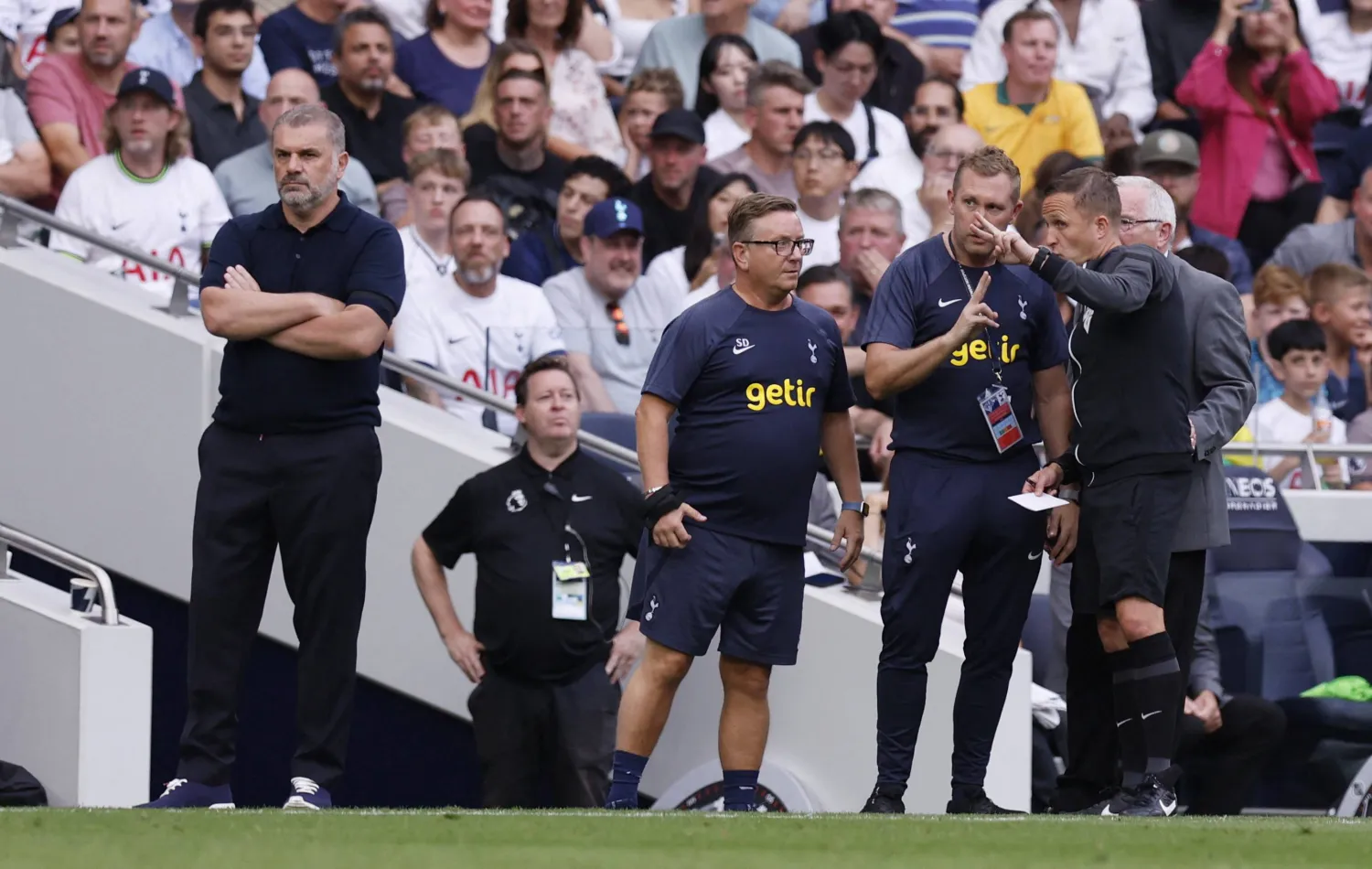 بوستيكوغلو خلال مباراة شيفيلد يونايتد (رويترز)