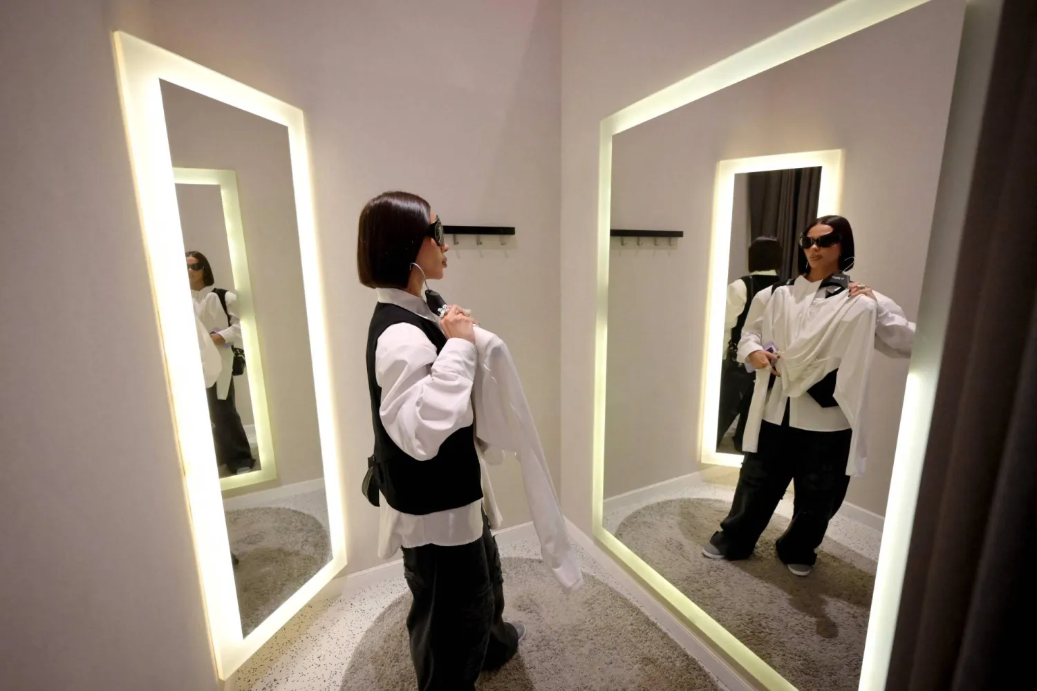 إن مستقبل الذكاء الاصطناعي في عالم الأزياء ليس واضحاً (أرشيفية - أ.ف.ب)