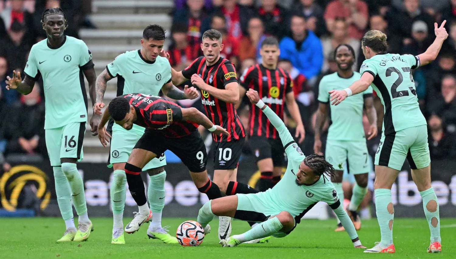 جانب من مواجهة تشيلسي وبورنموث في الجولة الخامسة من الدوري الإنجليزي (أ.ف.ب)