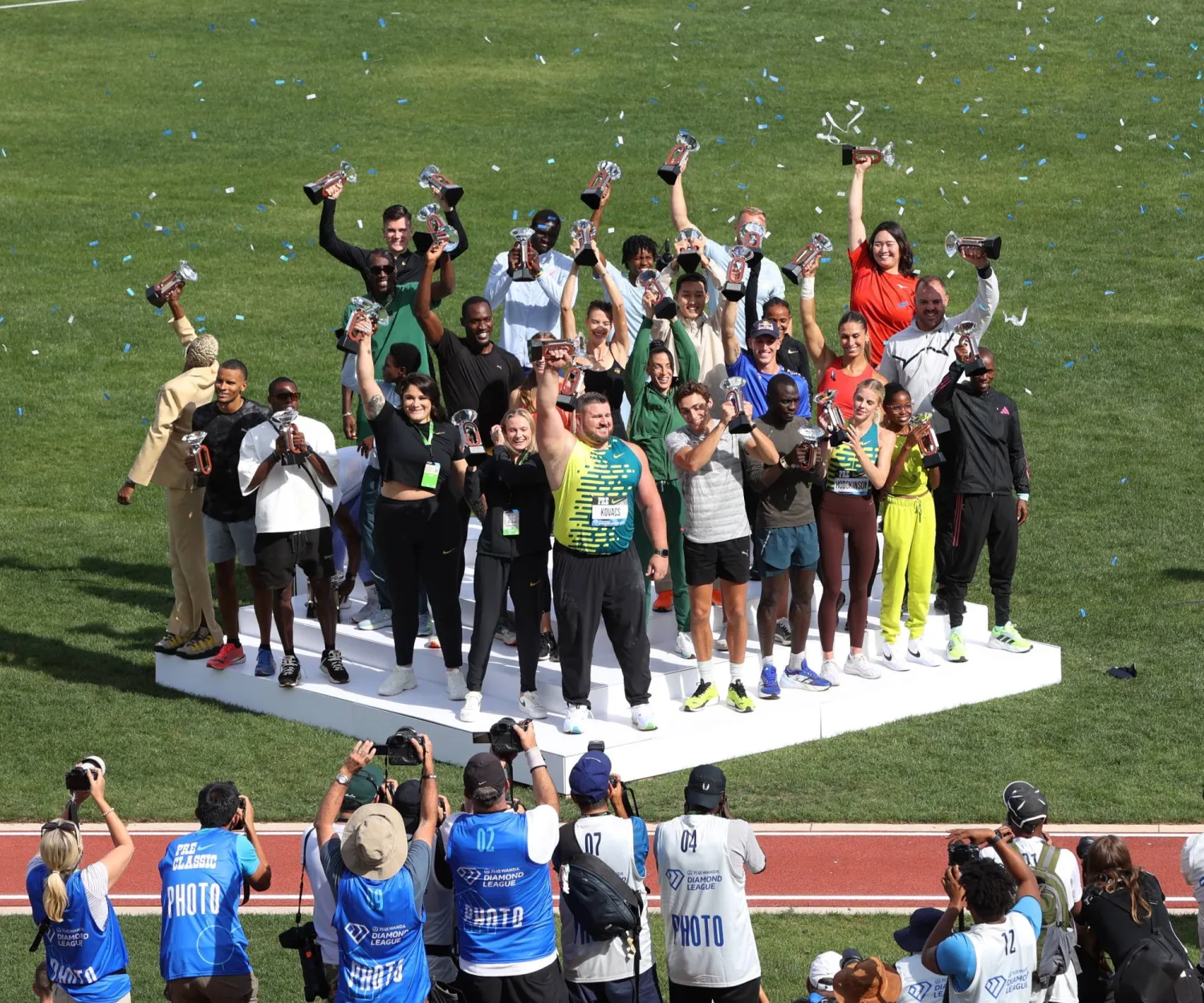 تتويج الأبطال في يوغين الأميركية (إ.ب.أ)