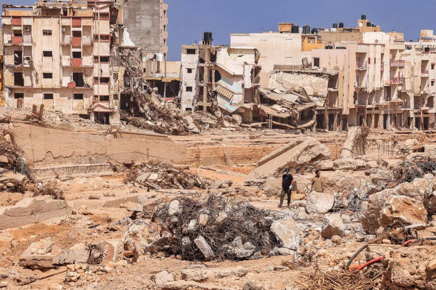 مشهد الدمار الذي خلفته الفيضانات في مدينة درنة (أ.ف.ب)