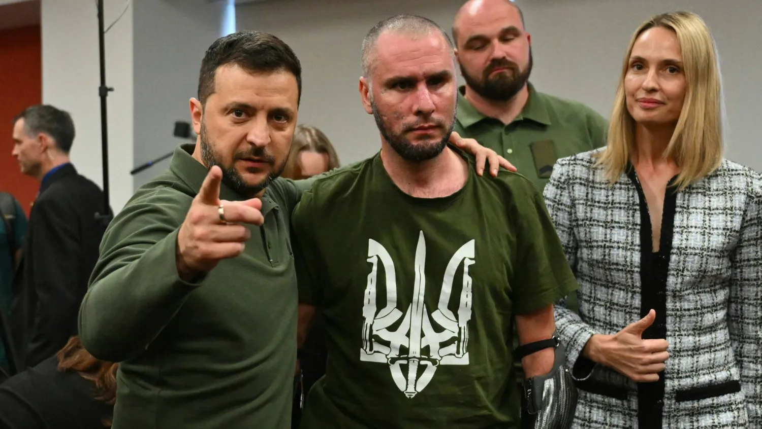 زيارة زيلينسكي لمستشفى ستاتن آيلاند الجامعي الأميركي حيث يعالج عدد من جنوده الذين بترت أطرافهم أو أصيبوا بإعاقات (أ.ف.ب)