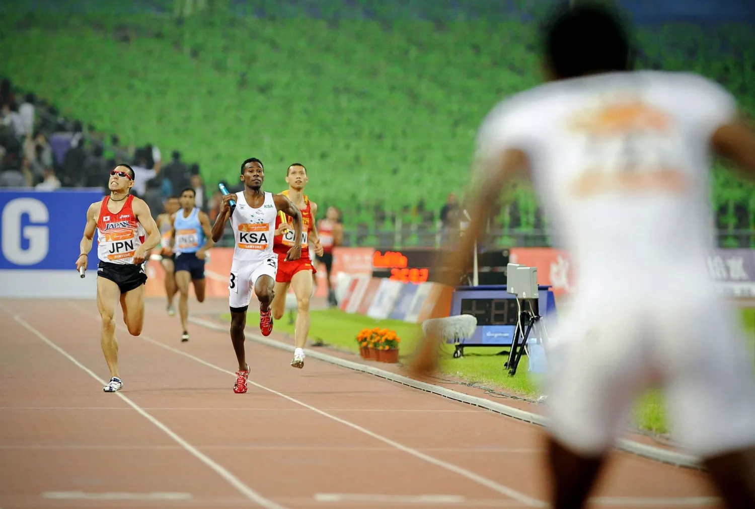 مسرحي في مهمة تكرار انجاز غوانزو 2010 (الشرق الأوسط)
