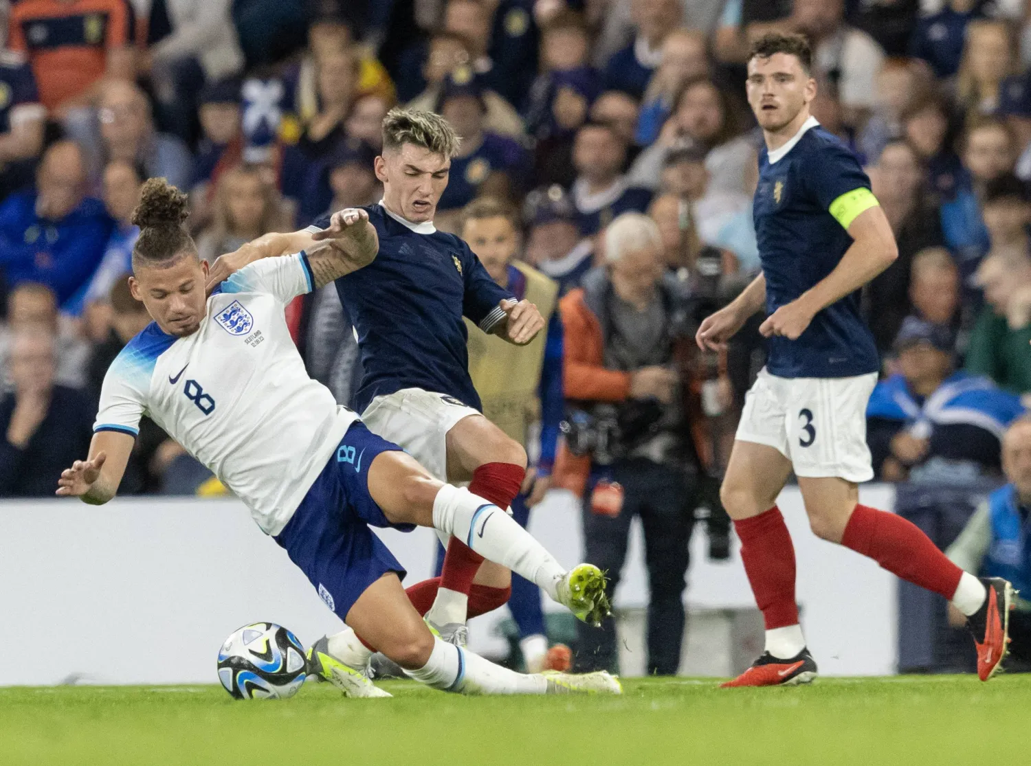 كالفن فيليبس خلال المباراة الودية بين إنجلترا وأسكوتلندا (إ.ب.أ)