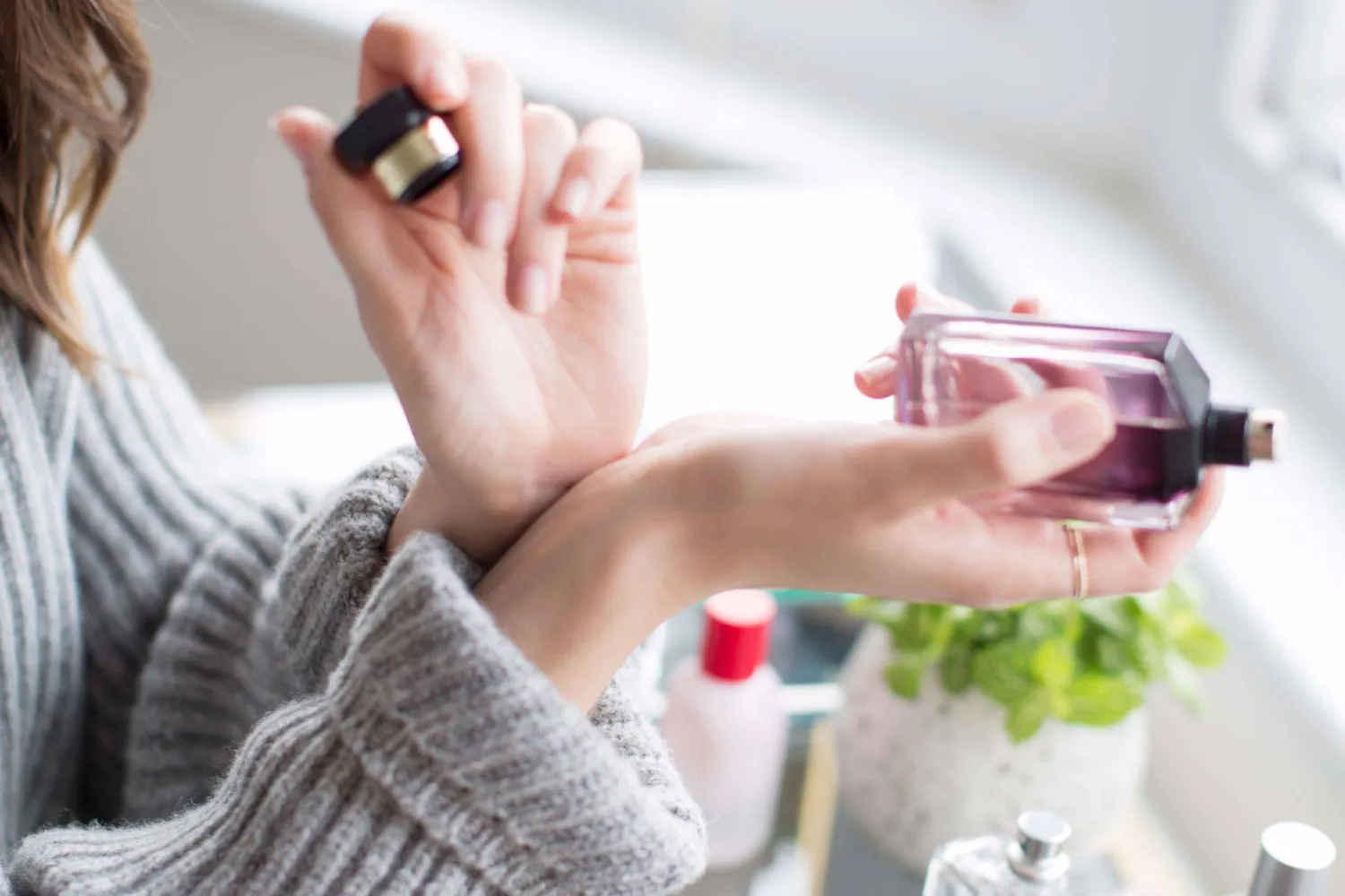 العطور يمكن أن تتداخل مع مكونات رائحة جسمك (بابليك دومين)