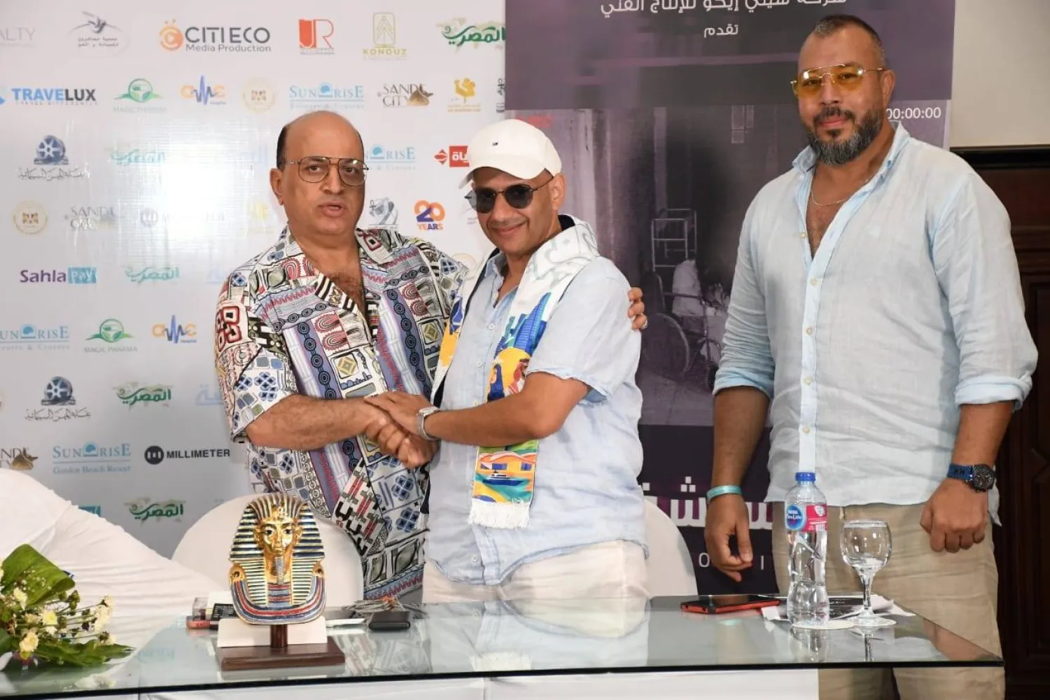 المخرج محمد جمال الحديني والمنتج نايف صالح والسيناريست محمد الباسوسي (إدارة المهرجان)