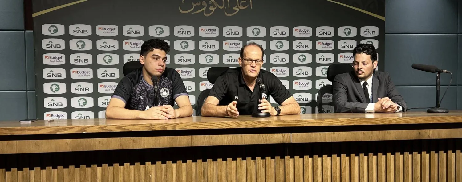 لافاني مدرب الجبلين في المؤتمر الصحافي (الشرق الأوسط)