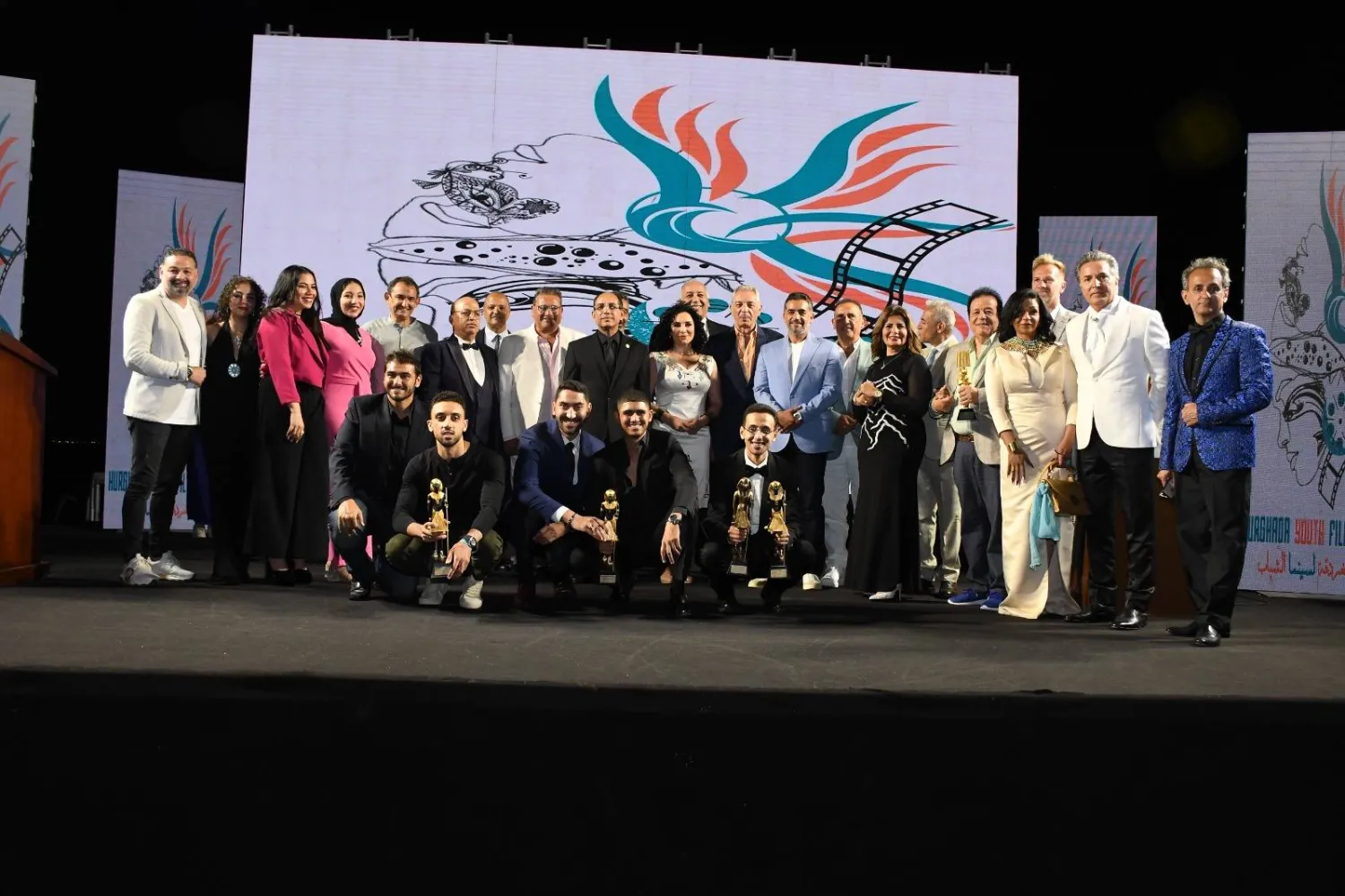 صورة جماعية للفائزين (إدارة مهرجان الغردقة)