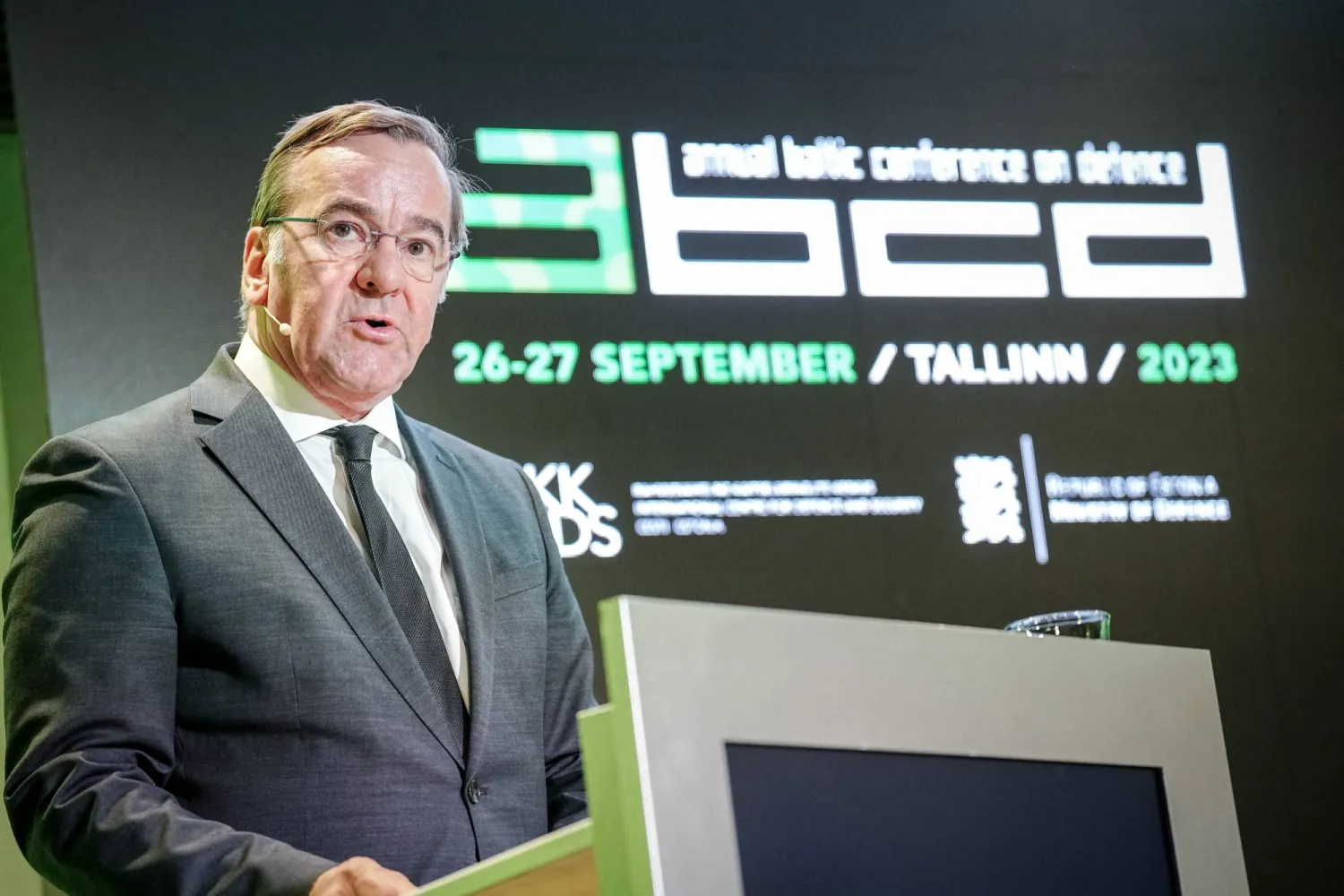 وزير الدفاع الألماني بوريس بيستوريوس يتحدث خلال مشاركته في «مؤتمر البلطيق السنوي للدفاع» (د.ب.أ)