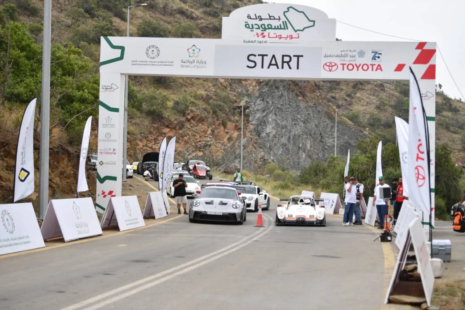 نخبة السائقين على موعد في منافسات الأوتوكروس والدرفت ضمن بطولة السعودية تويوتا 2023 بالأحساء (الشرق الأوسط)