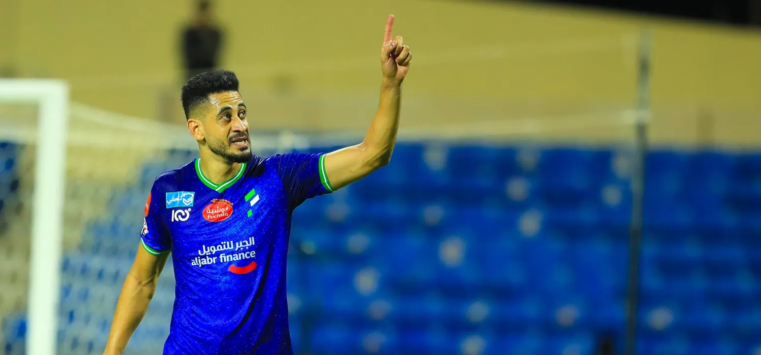 مراد باتنا سجل هدفين للفتح (الشرق الأوسط) 